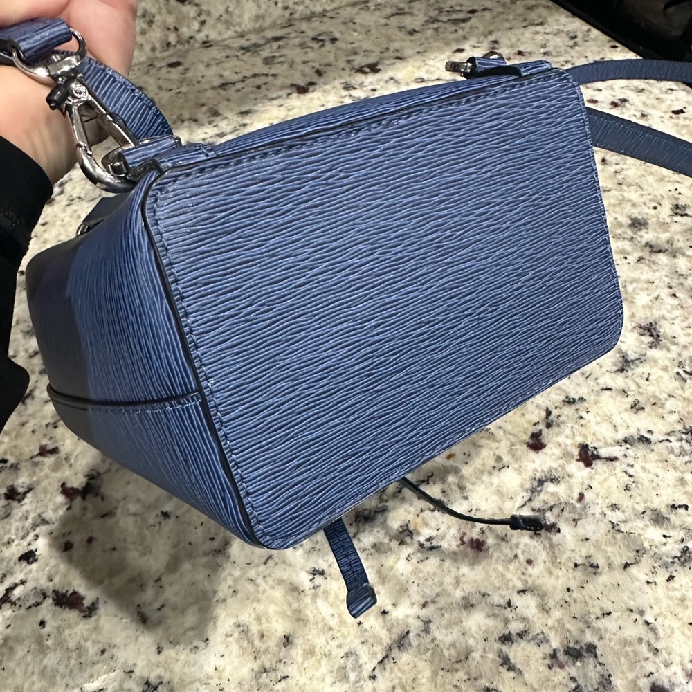 DKNY Blue Leather Lex Backpack, like new! - Picture 4 of 9